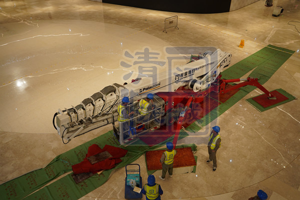 江城清洗：點亮萬象城鳳凰燈