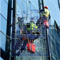 高空清洗的重要性與常見技術